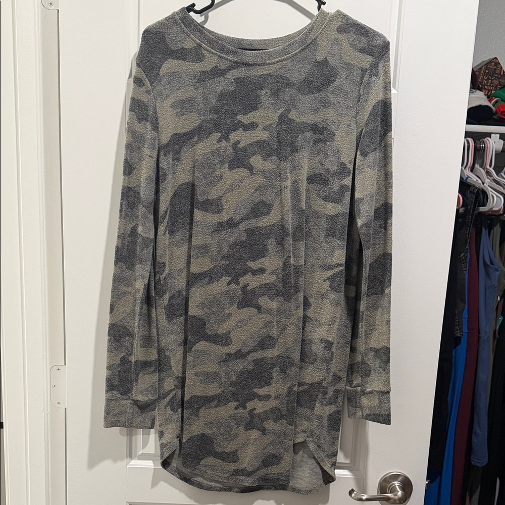 Forever 21 Camo mixed green Long Sleeve shirt dress